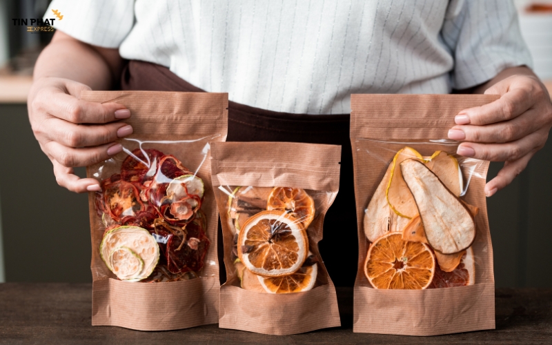 Thực phẩm phải được bọc bao bì kín, nhãn mác đầy đủ.