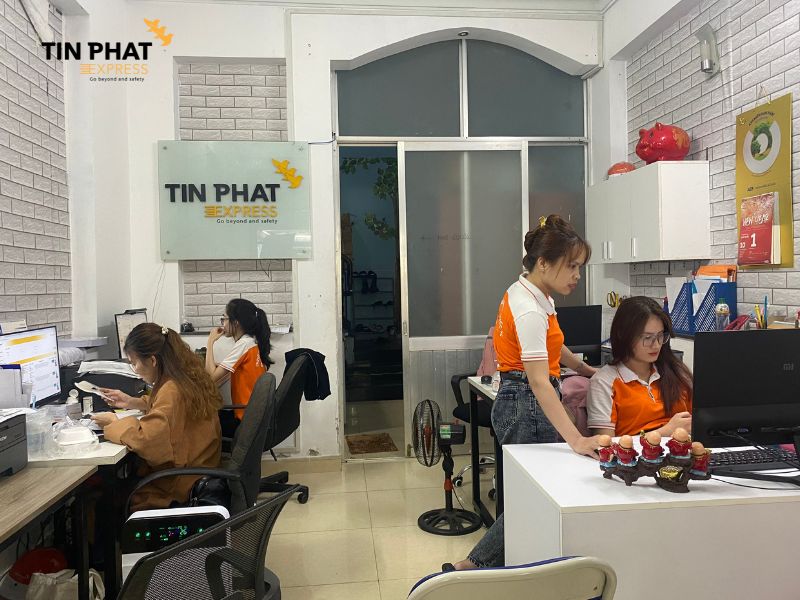 Lựa chọn đơn vị gửi thuốc tây đi Canada uy tín