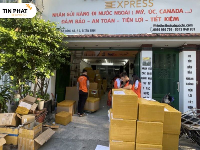 ín Phát Express có đội ngũ nhân viên chuyên nghiệp, tận tâm