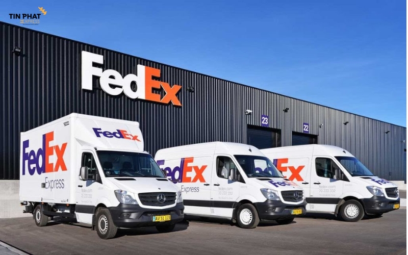 FedEx đã hoạt động tại Việt Nam từ năm 1994 và hiện chiếm khoảng 25% thị phần dịch vụ chuyển phát nhanh quốc tế.
