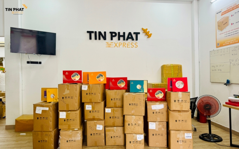 Tín Phát Express với nhiều năm kinh nghiệm trong việc vận chuyển bánh trung thu ra quốc tế.