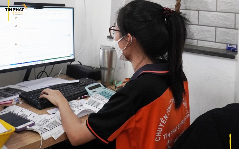 Tín Phát Express với đội ngũ nhân sự hơn 5 năm kinh nghiệm luôn hỗ trợ khách hàng tốt nhất.
