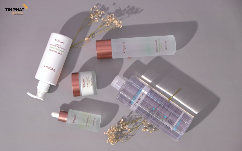 Mỹ phẩm gửi bằng máy bay phải được đóng gói chuẩn vận chuyển quốc tế.