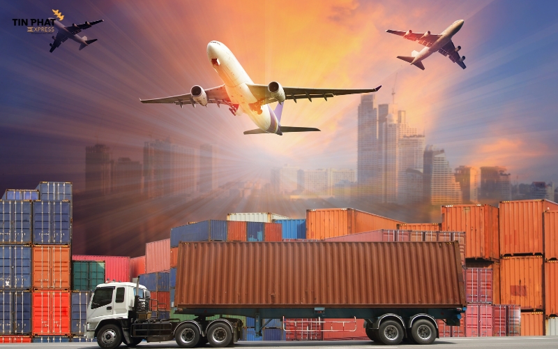 Chọn dịch vụ vận chuyển quốc tế phù hợp giúp bạn tiết kiệm chi phí và thời gian. 