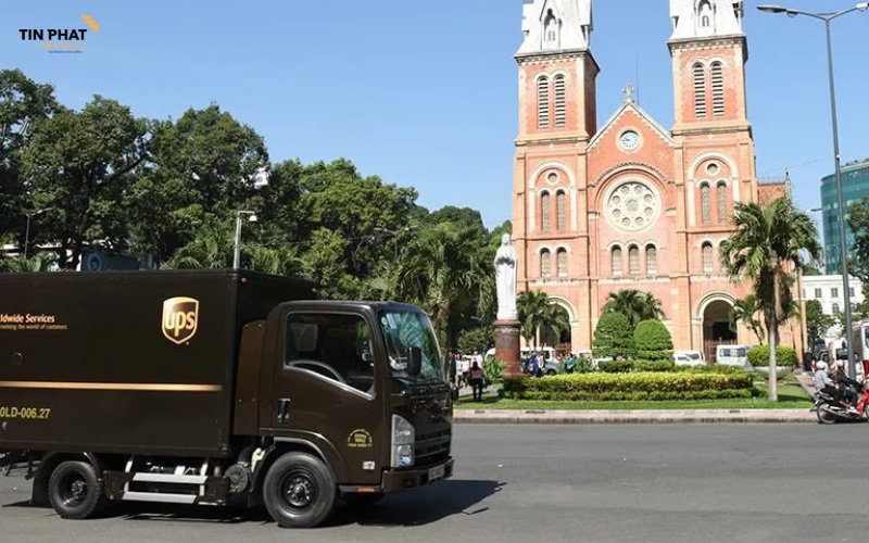 UPS bắt đầu hoạt động tại Việt Nam năm 1994 với thế mạnh về giải pháp chuỗi cung ứng tích hợp.