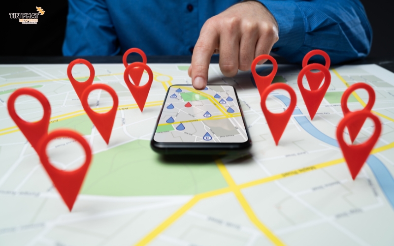 Google Maps không chỉ chỉ đường mà còn cung cấp thông tin postcode ngay trên bản đồ.
