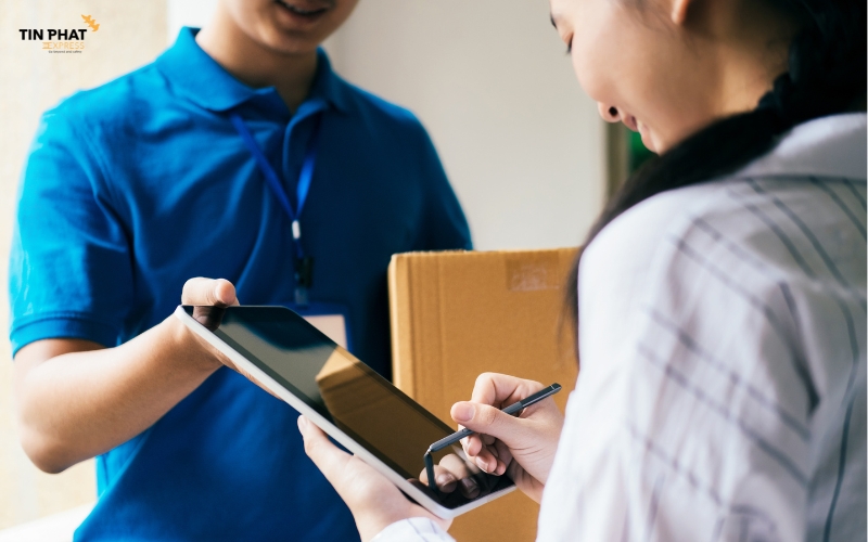 Ship COD nếu đồng ý nhận, khách thanh toán đúng số tiền ghi trên đơn hàng.