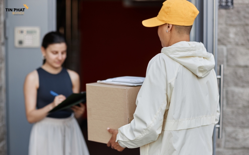 Giao Hàng Tận Tay Người Nhận (Door-to-Door).