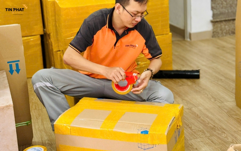 Tín Phát Express cung cấp miễn phí dịch vụ đóng gói chuyên nghiệp cho khách hàng.