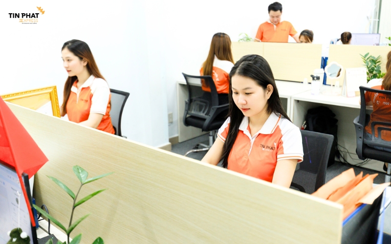 Tín Phát có hệ thống theo dõi tracking real-time 24/7.