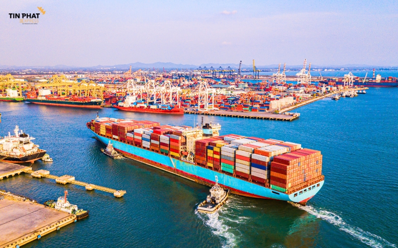 Vận chuyển đường biển phù hợp với hàng hóa số lượng lớn nhưng không yêu cầu giao nhanh. 