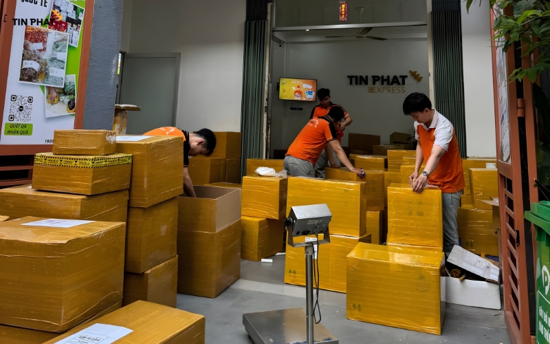 Tín Phát Express được thành lập với sứ mệnh mang đến trải nghiệm giao nhận tận tâm, an toàn và hiệu quả.