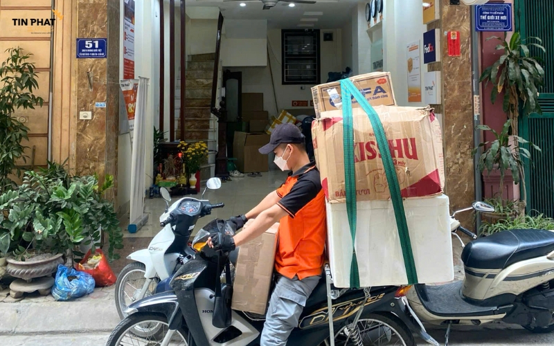 Tín Phát Express cung cấp miễn phí dịch vụ nhận hàng và đóng gói tại nhà.