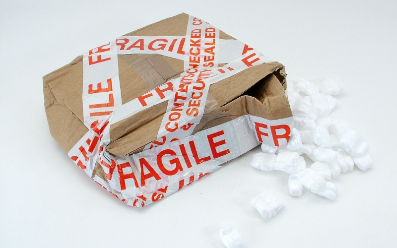 Hàng dễ vỡ, hàng có tính chất đặc biệt (như mỹ phẩm lỏng, thực phẩm) rất dễ bị hư hỏng nếu không được đóng gói kỹ càng.