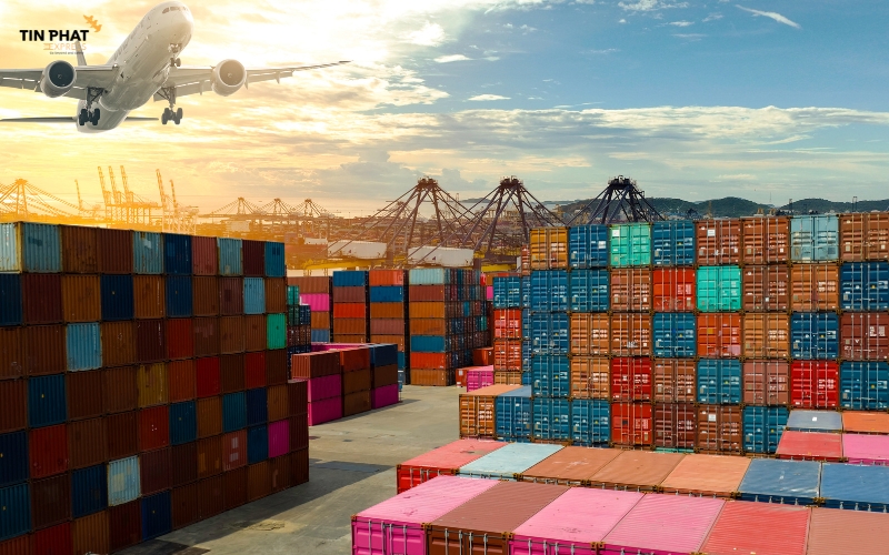 Mỗi dịch vụ vận chuyển có ưu nhược điểm riêng về tốc độ và chi phí.