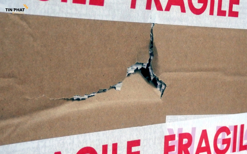 Dùng không đúng loại thùng dễ khiến hàng hóa bên trong bị hư hại.