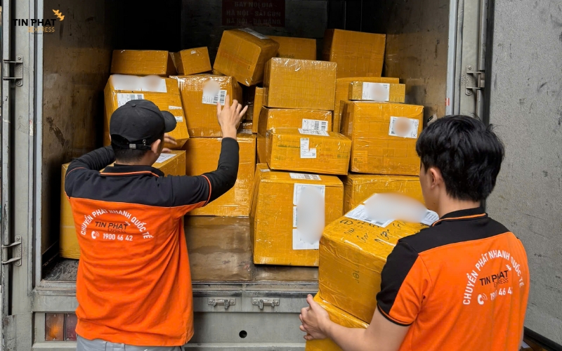 Tín Phát Express miễn phí lấy hàng tại các quận nội thành.