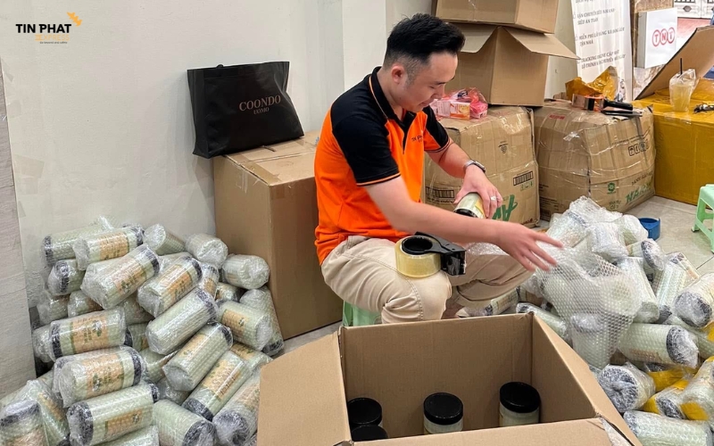 Tín Phát Express áp dụng chuẩn đóng gói theo từng loại hàng.
