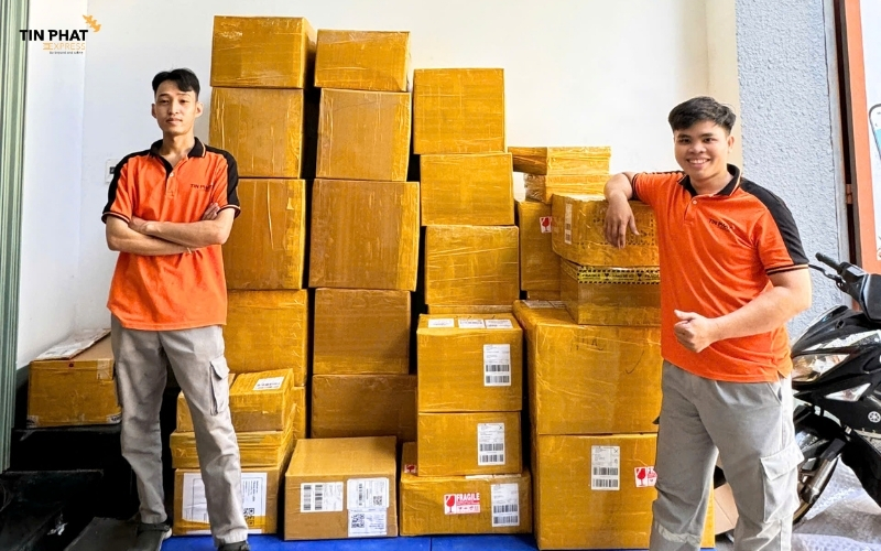 Tín Phát hỗ trợ khách hàng gom hàng, mua hộ, thanh toán hộ, lưu kho 7 ngày miễn phí.