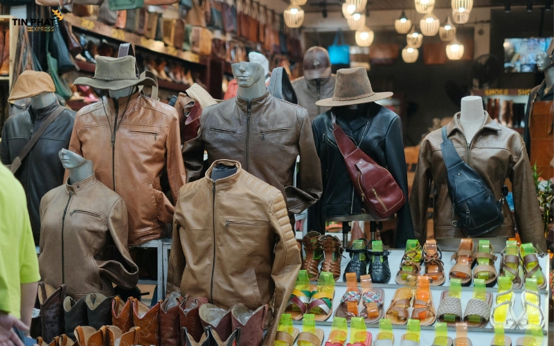 Hàng thường như quần áo hay thực phẩm khô có giá chuẩn.