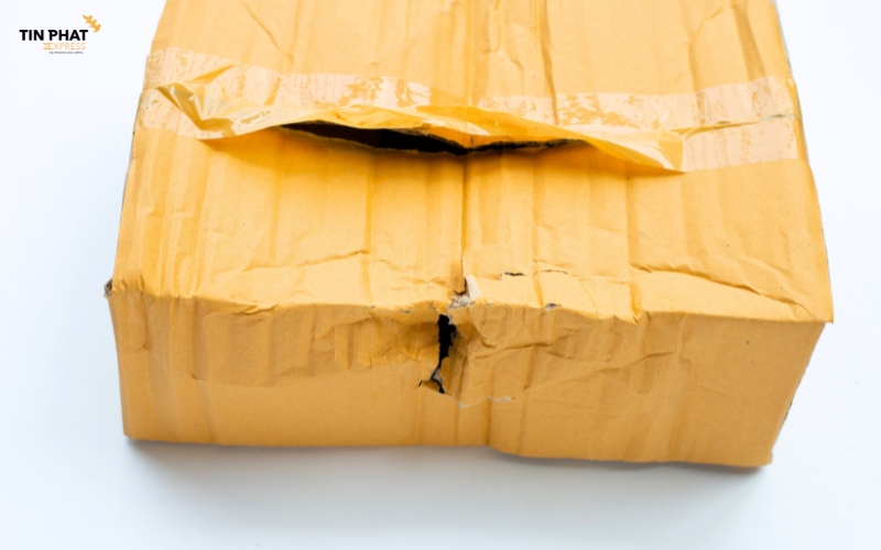 Nếu hàng hư hỏng, người nhận tại Pháp phải chụp ảnh ngay khi mở thùng, trước khi ký nhận.