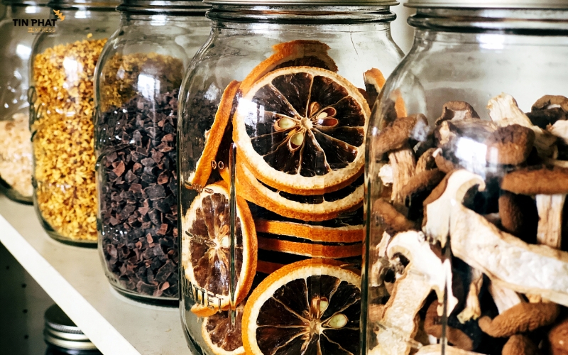 Thực phẩm khô, đặc sản thuộc top mặt hàng phổ biến được gửi đi Pháp.