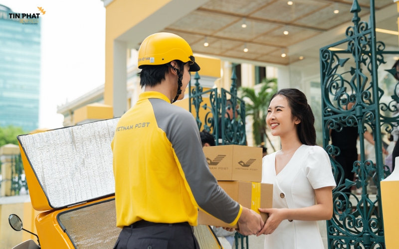 Điểm mạnh của Vietnam Post là độ phủ rộng và giá cước ổn định.