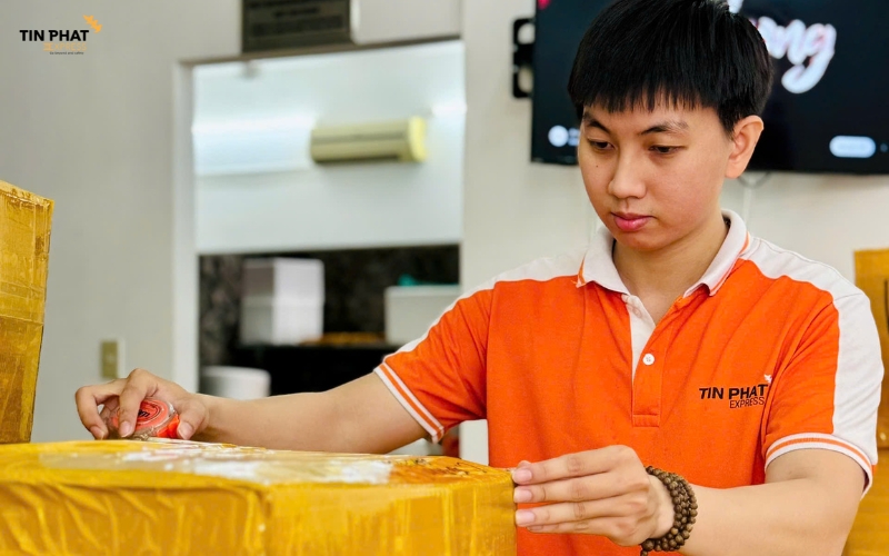 Đóng gói là khâu rất quan trọng trong quá trình vận chuyển quốc tế.